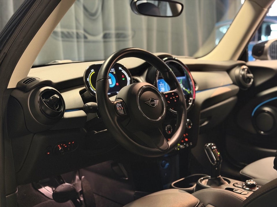 MINI Cooper SE Classic Trim 3d