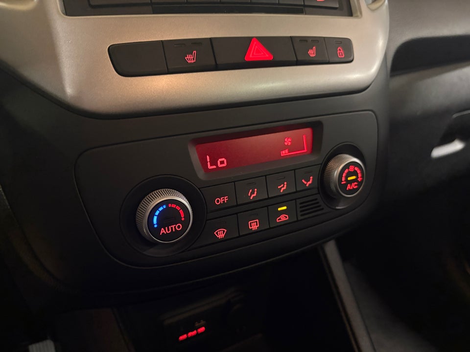 Kia Venga 1,4 CVVT Attraction 5d