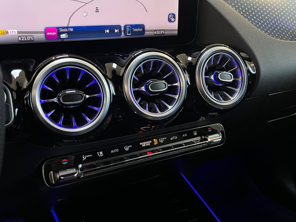 Mercedes EQA300 AMG Line 4Matic 5d