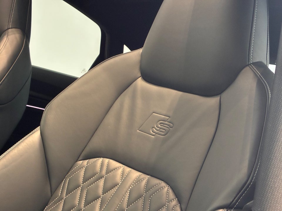 Audi e-tron 55 S-line Sportback quattro 5d