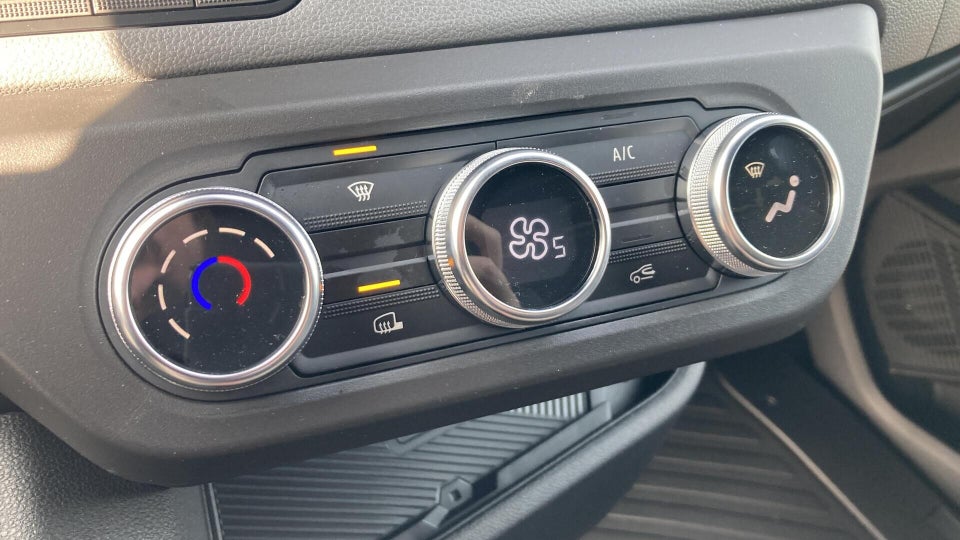 Renault Master V T33 2,0 dCi 130 L2H2 Kassevogn Tekno