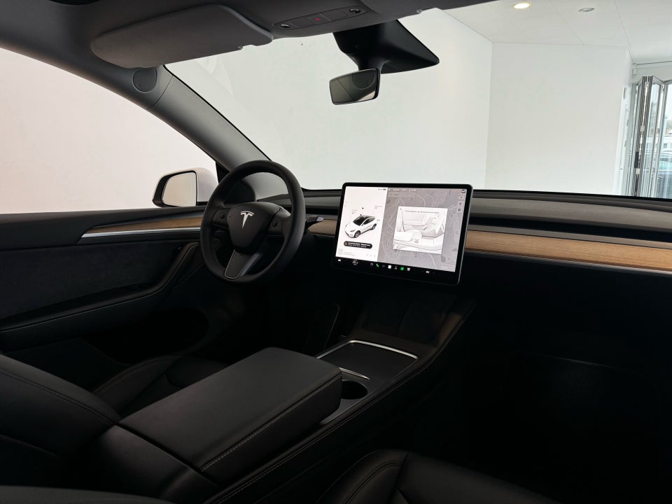 Tesla Model Y Long Range AWD 5d