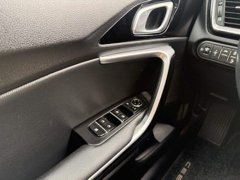 Kia Ceed 1,6 PHEV Prestige SW DCT 5d