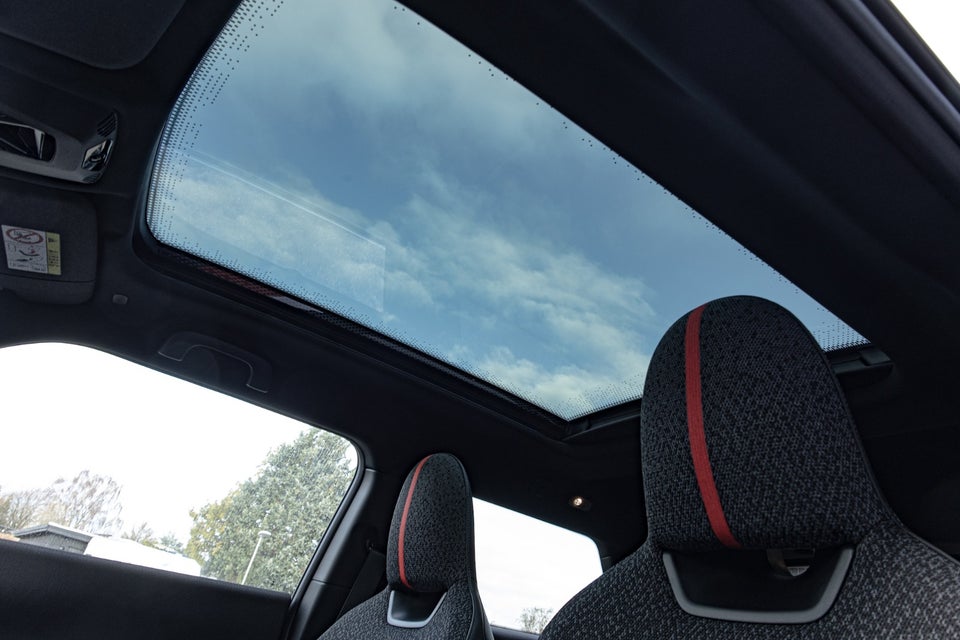 MINI Cooper E JCW Trim XL 3d