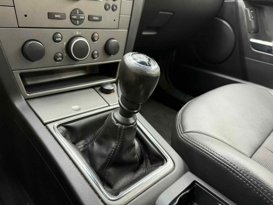 Opel Vectra 1,8 16V 140 Limited 5d