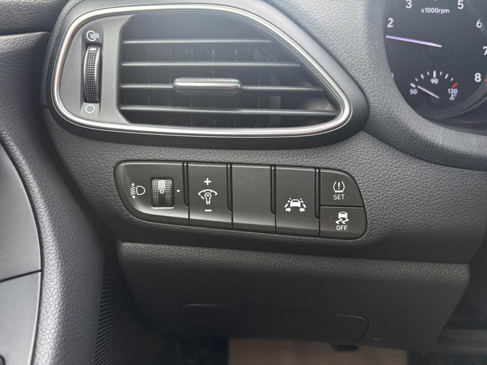 Hyundai i30 1,0 T-GDi Life Komfort stc. 5d