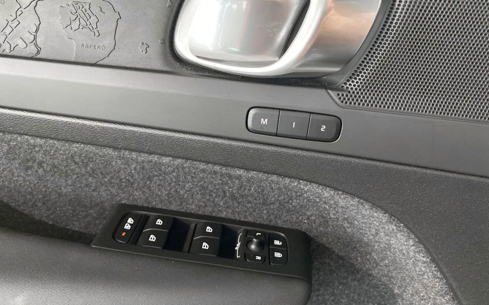 Volvo EX40 Extended Range Plus 5d