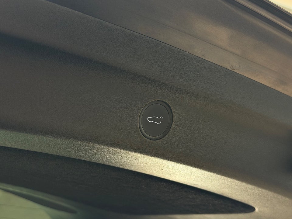 Tesla Model Y RWD 5d