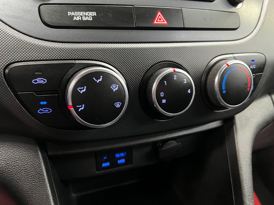 Hyundai i10 1,0 Black Line 5d