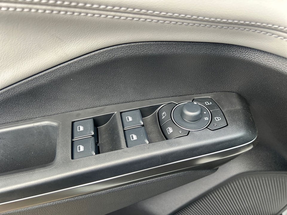 Ford Puma 46 Gen-E Select 5d