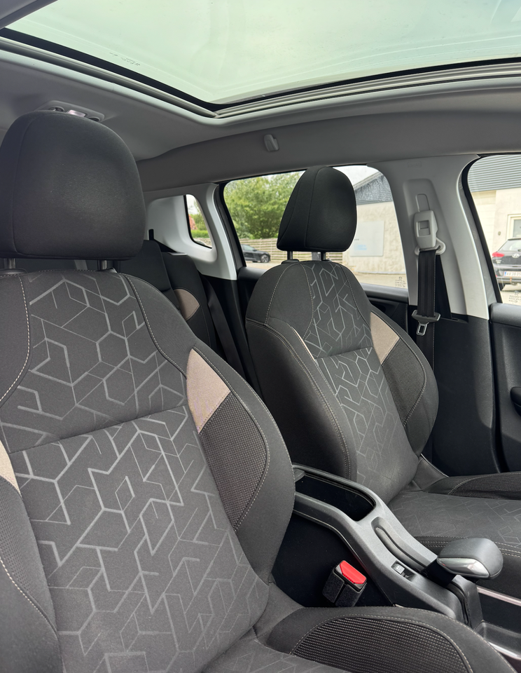 Peugeot 2008 1,2 VTi 82 Active Sky 5d