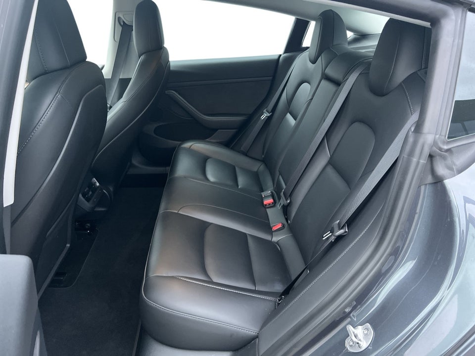 Tesla Model 3 Long Range RWD 4d