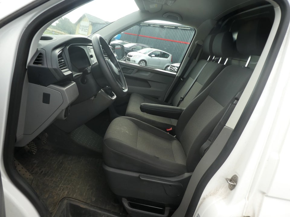 VW Transporter 2,0 TDi 110 Kassevogn lang