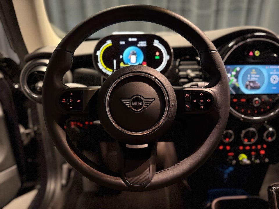 MINI Cooper SE Classic Trim 3d