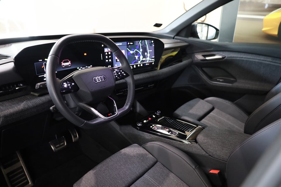 Audi Q6 e-tron Progress performance 5d
