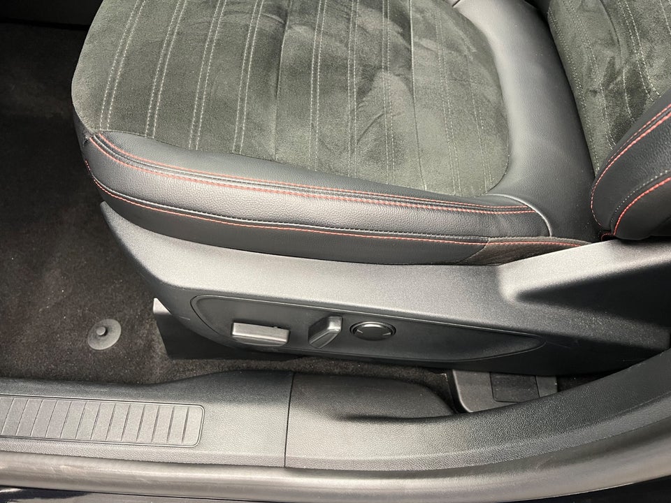 Ford Kuga 2,5 PHEV ST-Line X CVT 5d