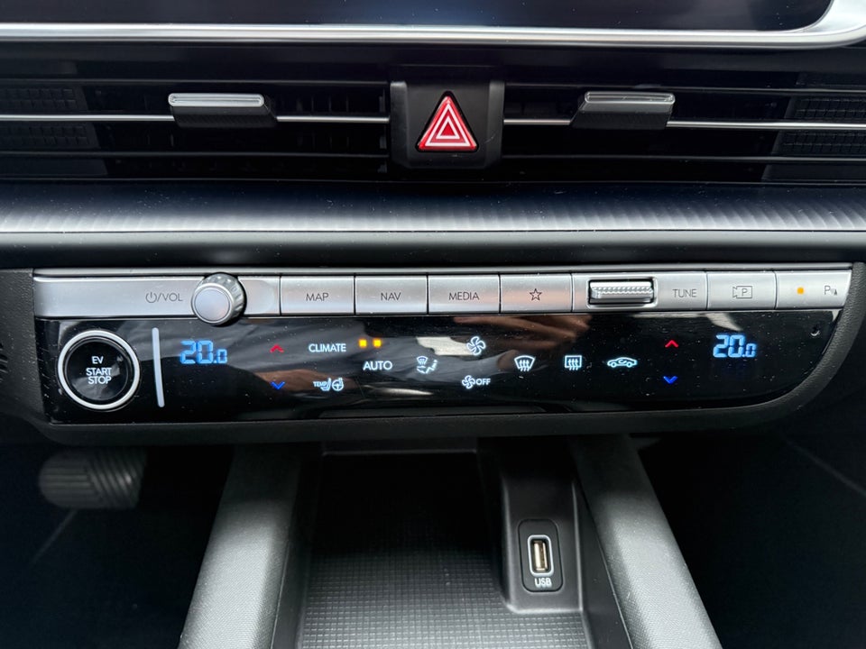 Hyundai Ioniq 6 53 Essential 4d