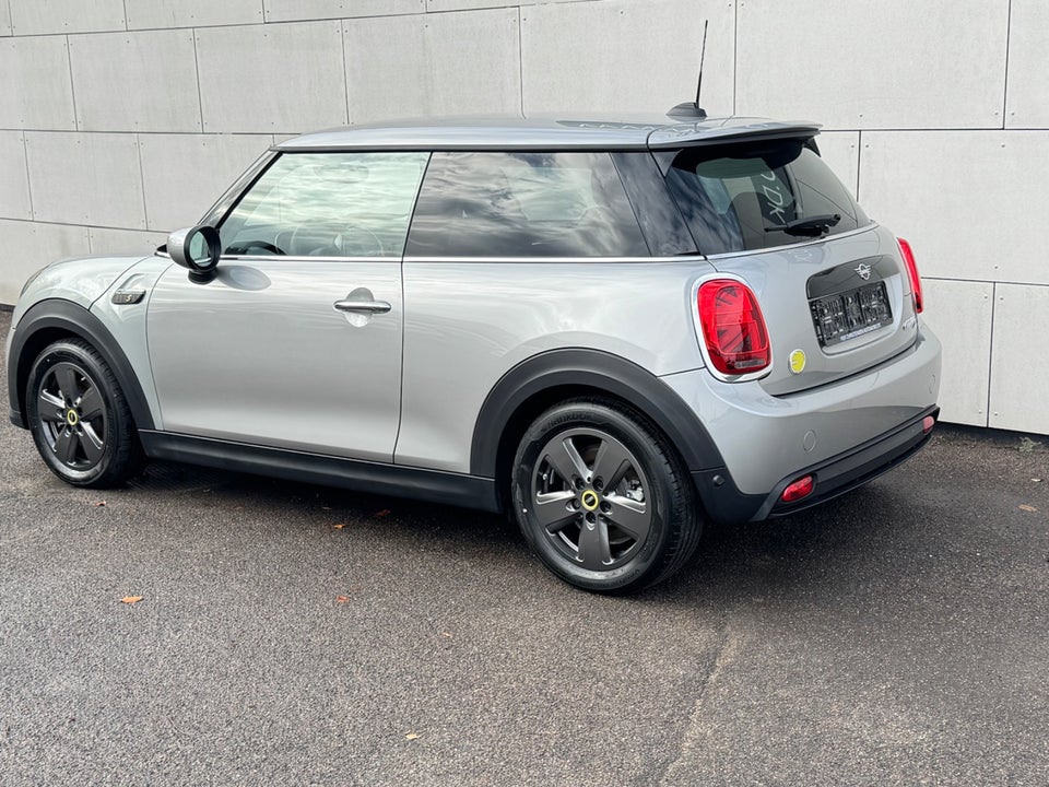 MINI Cooper SE Essential 3d
