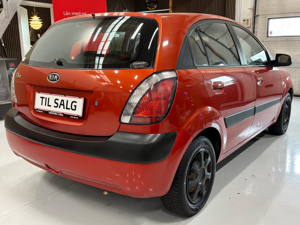 Kia Rio 1,4 Exclusive 5d