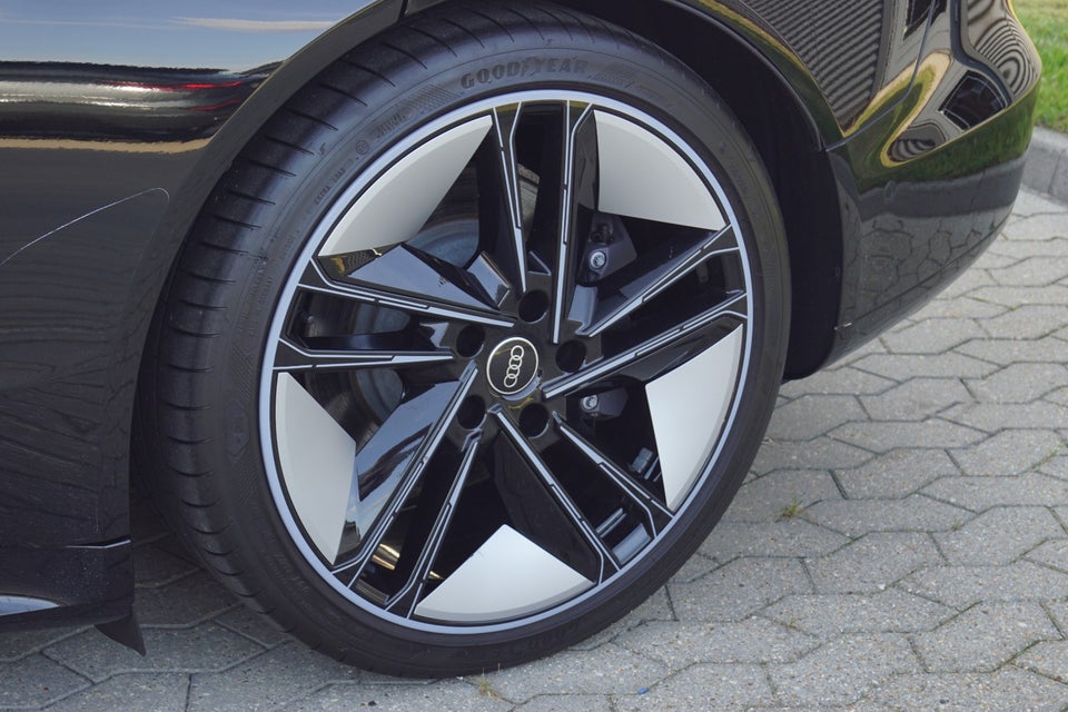 Audi e-tron GT quattro 4d