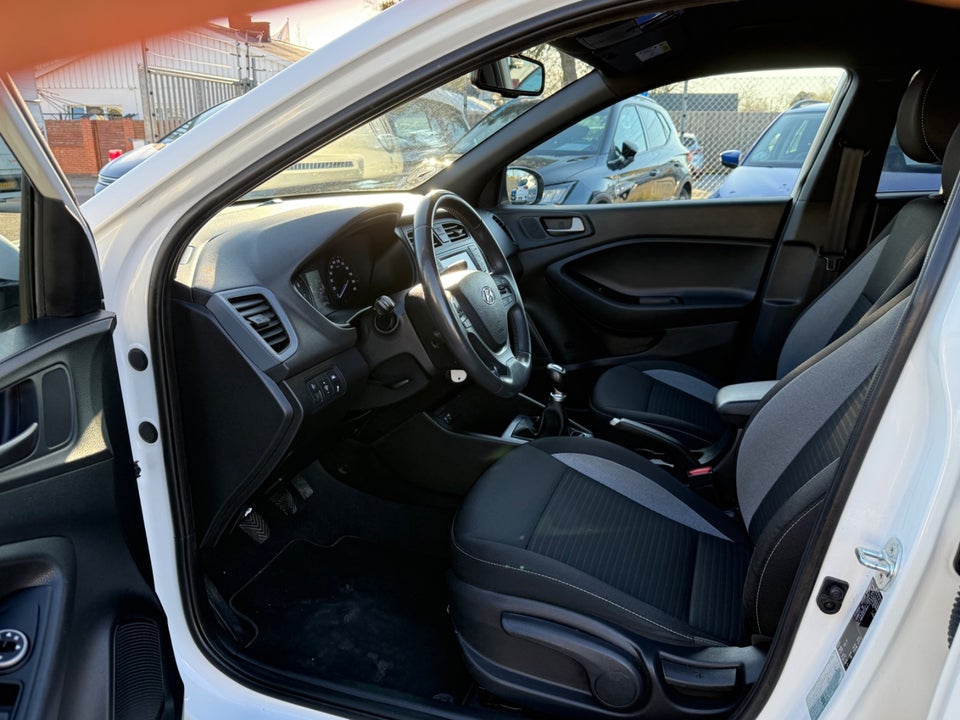 Hyundai i20 1,25 Vision+ 5d