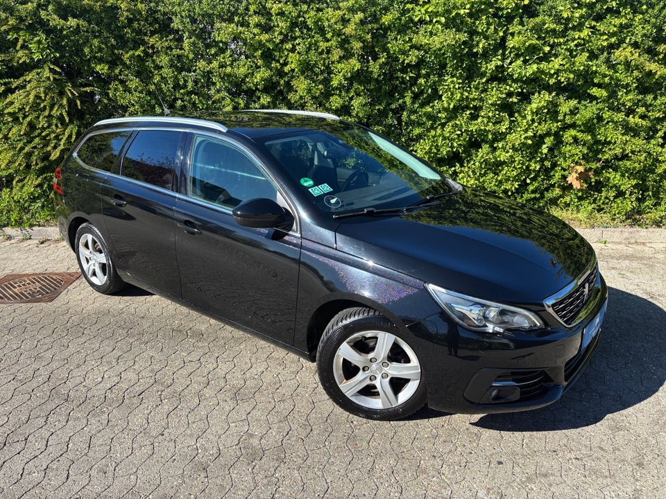 Peugeot 308 1,2 e-THP 130 Allure Sky SW 5d