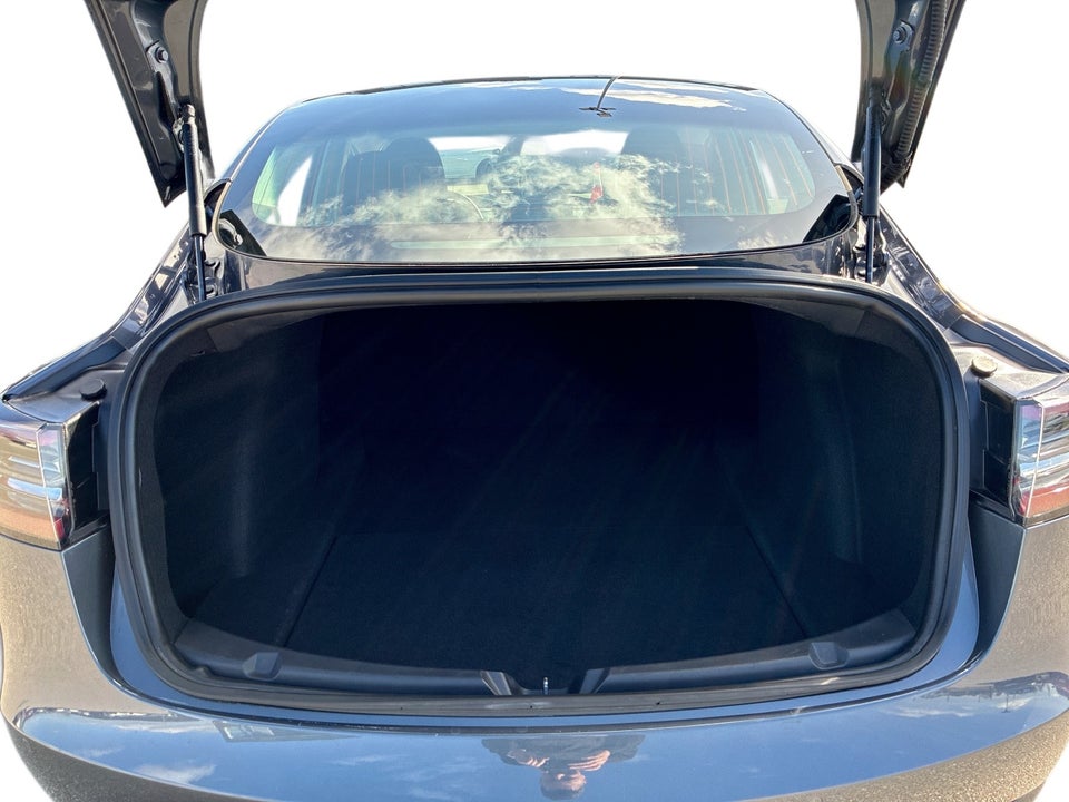 Tesla Model 3 Standard Range+ RWD 4d