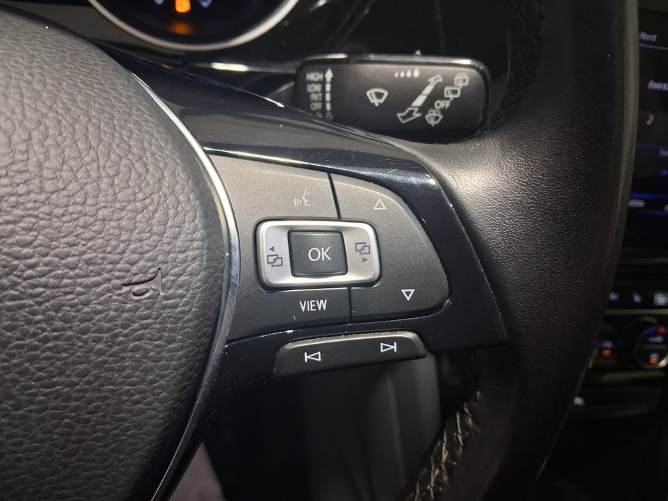 VW Touran 2,0 TDi 150 Comfortline DSG Van 5d