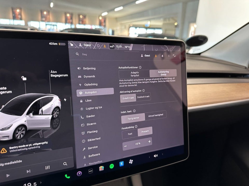 Tesla Model Y Long Range AWD 5d