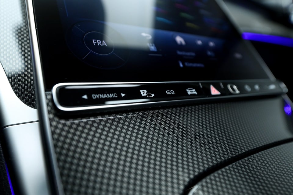 Mercedes C300 e 2,0 AMG Line stc. aut. 5d