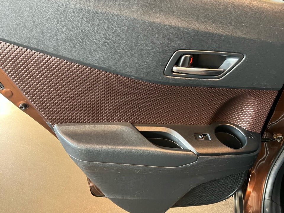 Toyota C-HR 1,8 Hybrid C-ULT CVT 5d