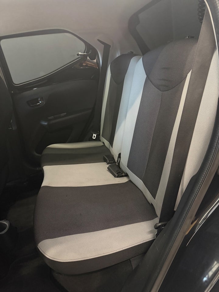 Toyota Aygo 1,0 VVT-i x-black 5d