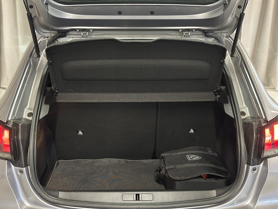 Peugeot e-208 50 Active Pack 5d
