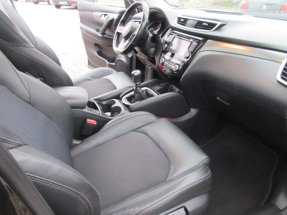 Nissan Qashqai 1,3 Dig-T 140 Tekna+ 5d