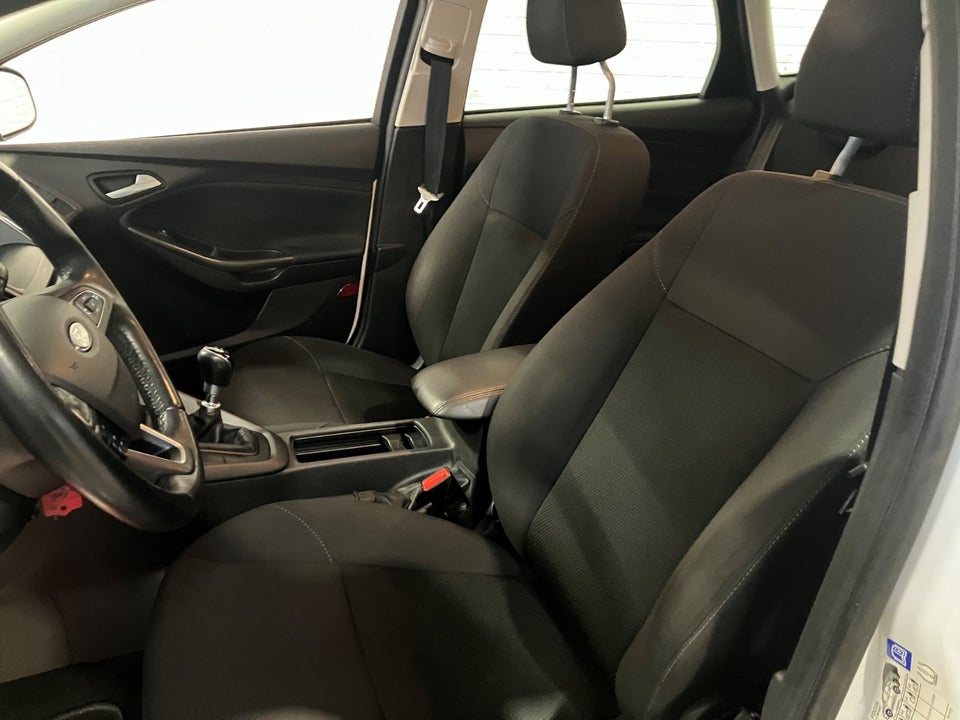 Ford Focus 1,0 SCTi 125 Business stc. 5d