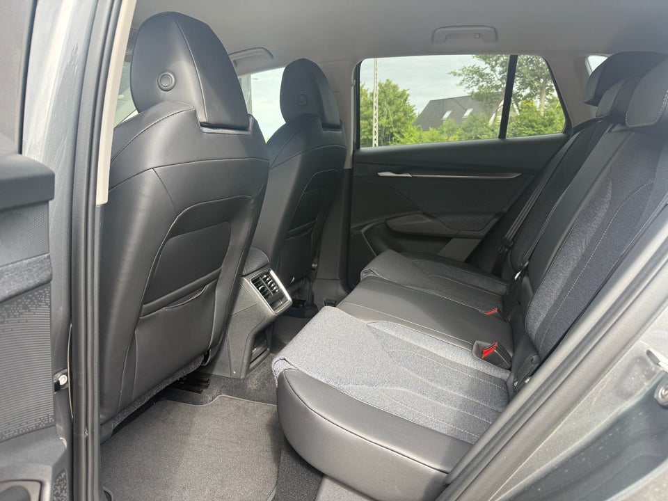 Skoda Elroq 60 iV Premium 5d