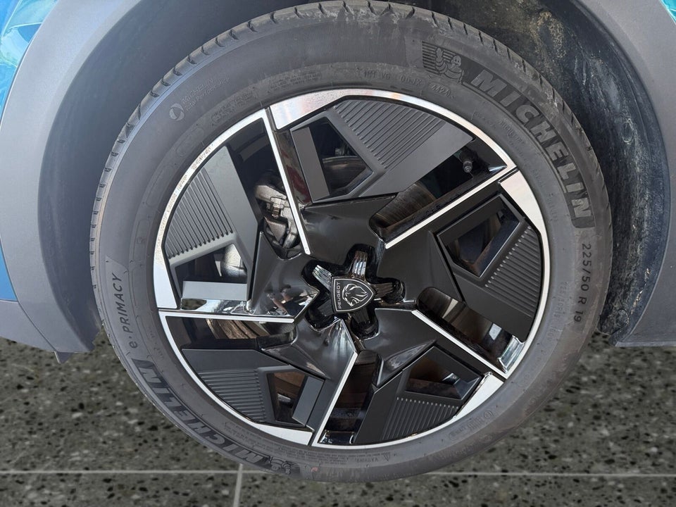 Peugeot e-408 58 GT 5d