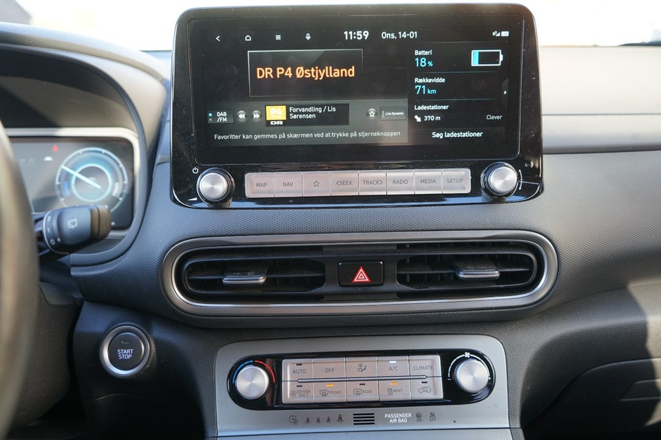 Hyundai Kona 64 EV Advanced Van 5d