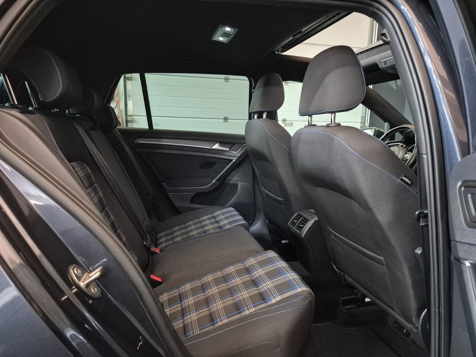 VW Golf VII 1,4 GTE DSG 5d