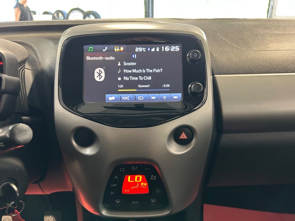 Citroën C1 1,2 PureTech Attraction 5d