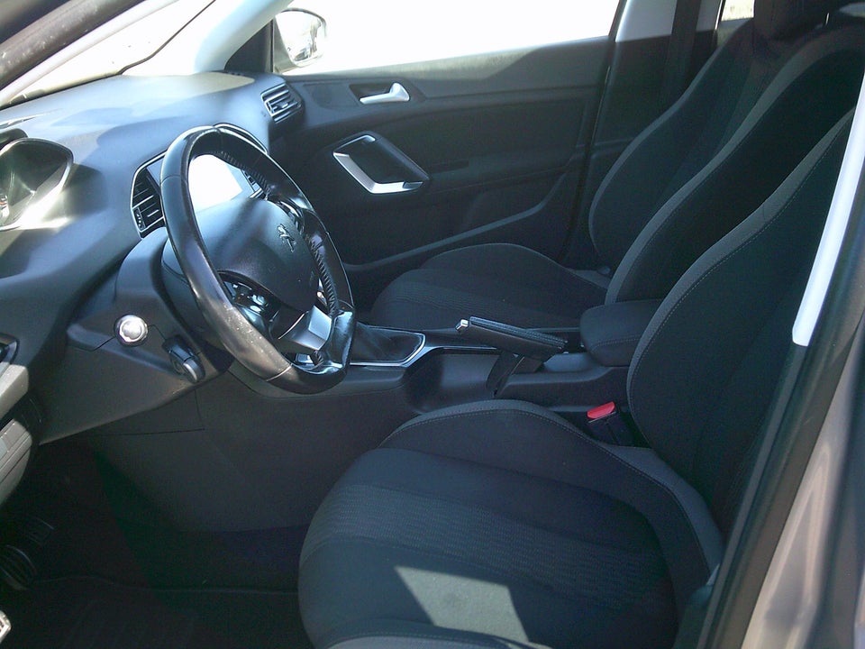 Peugeot 308 1,6 BlueHDi 120 Style SW 5d