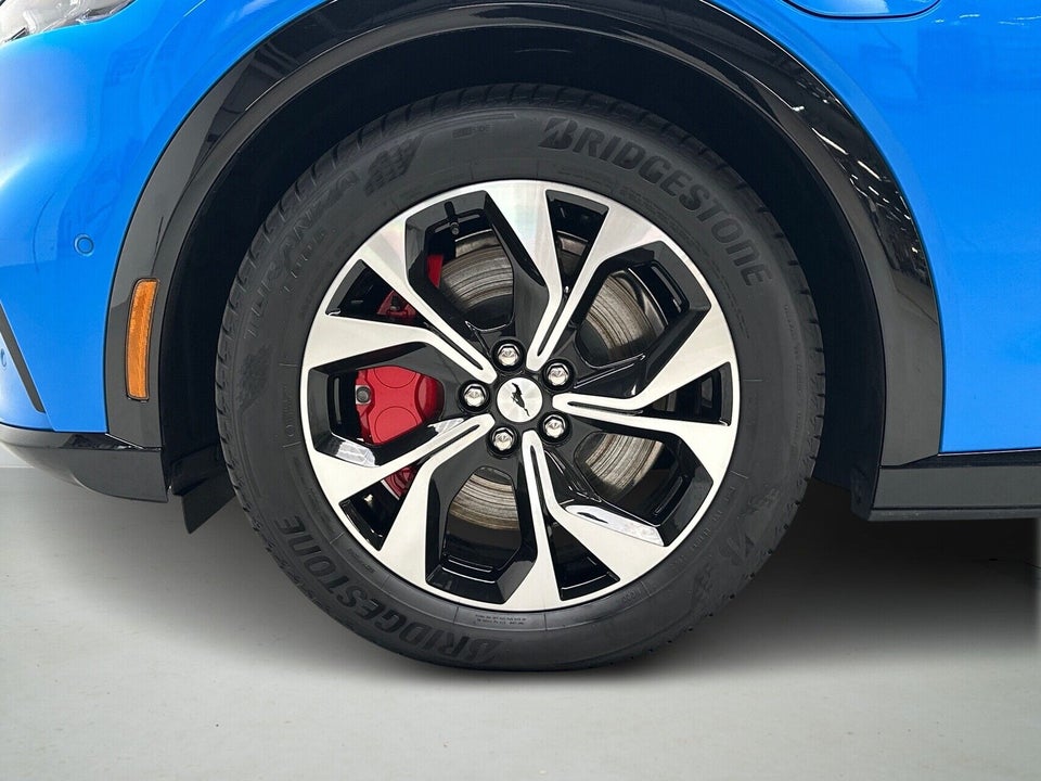 Ford Mustang Mach-E 98 Premium Extended Range AWD 5d