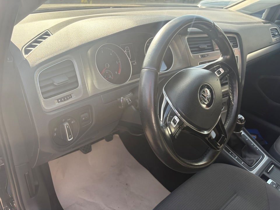VW Golf VII 1,6 TDi 110 BlueMotion Variant 5d