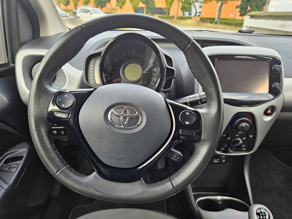 Toyota Aygo 1,0 VVT-i x-touch 5d