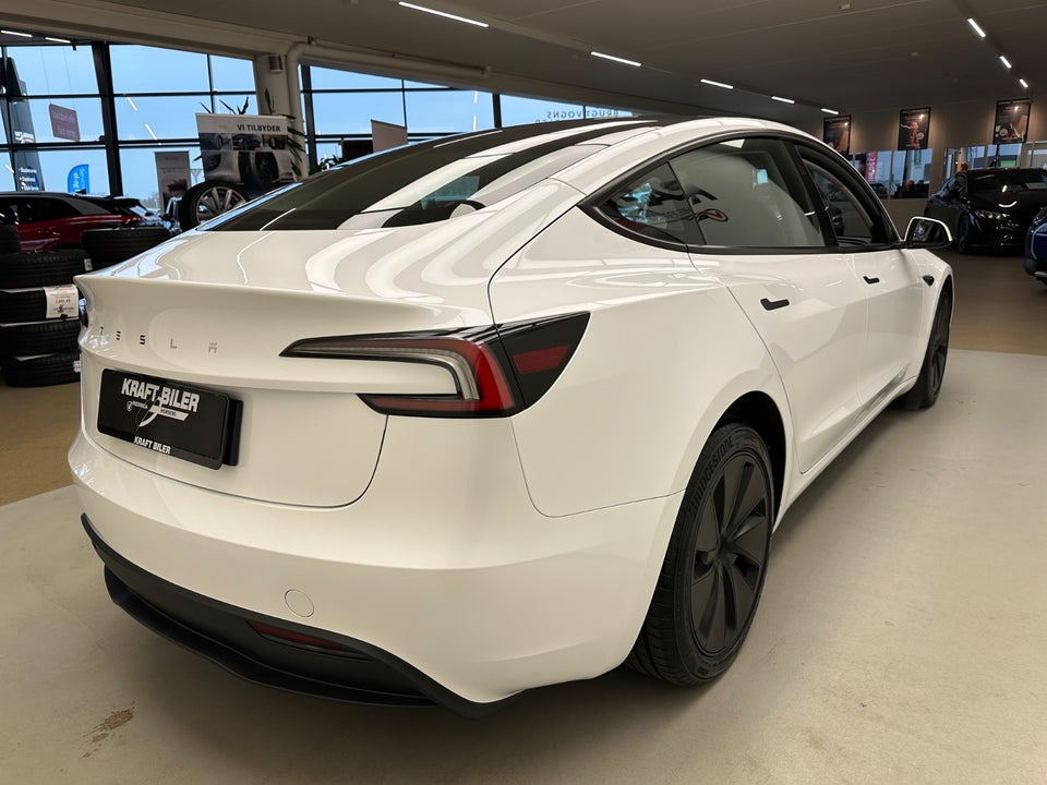 Tesla Model 3 RWD 4d