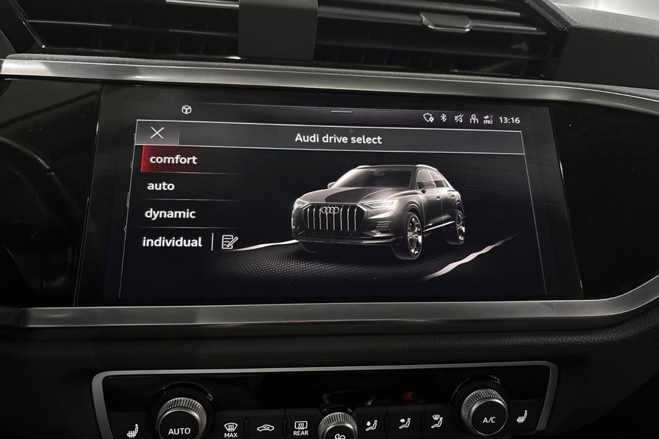 Audi Q3 45 TFSi e Attitude plus S-tr. 5d