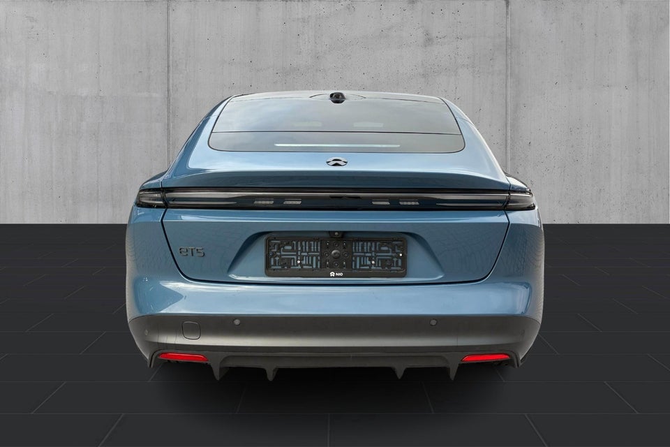 NIO ET5 75 Standard Range 4d