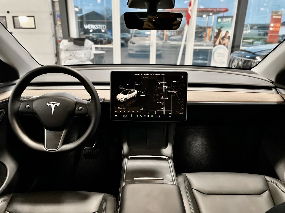 Tesla Model Y Long Range AWD 5d