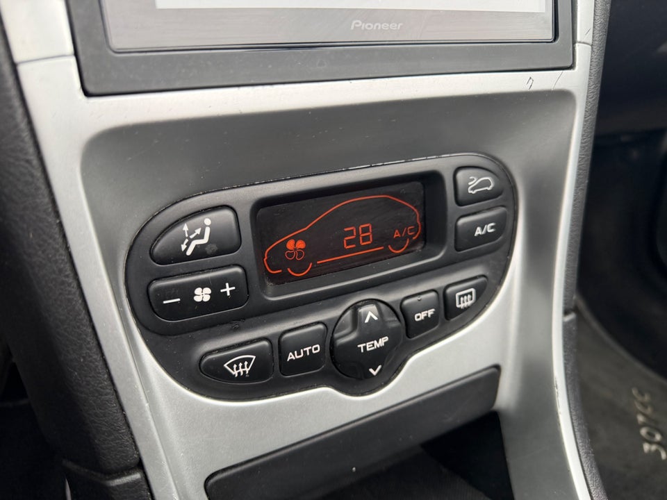 Peugeot 307 2,0 16V CC 2d