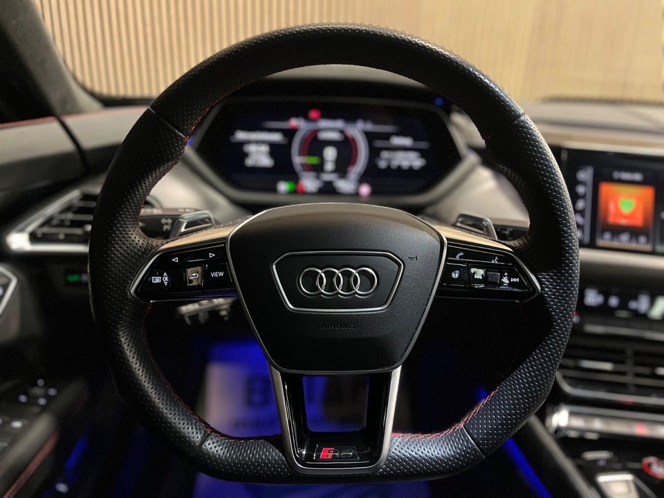 Audi RS e-tron GT quattro 4d